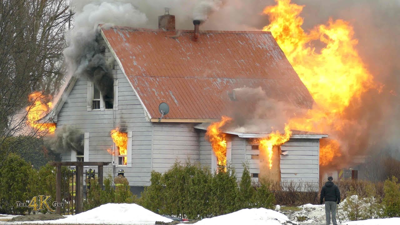 Richelieu: Exercice d'incendie contrôlé / Controlled burn at historic house 3-30-2019