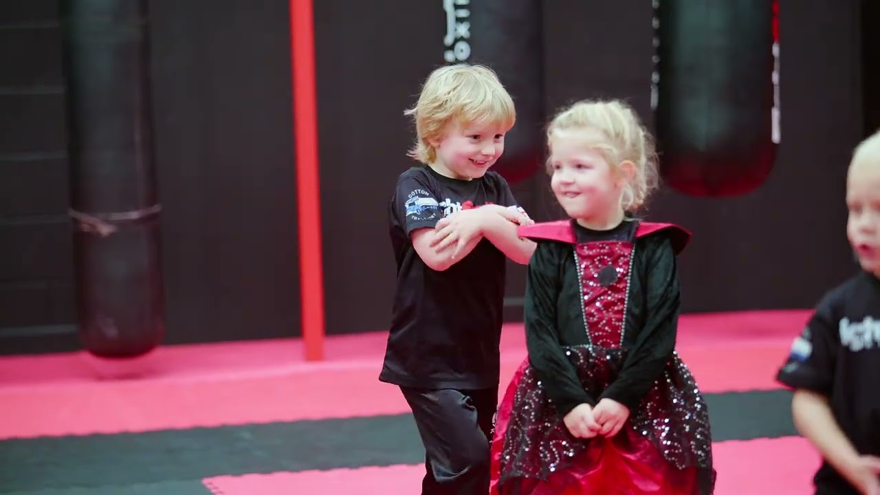 Little Heroes - Fight Station Kickboxing