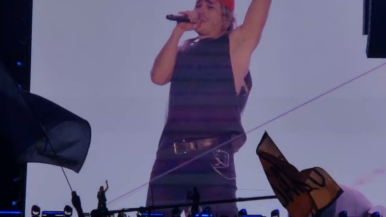 Airbag (Cae El Sol) @ River Plate Stadium, Buenos Aires, Argentina (18.12.25) (HD)