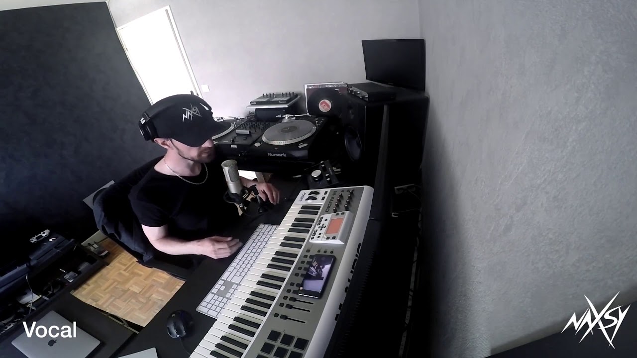 Naxsy' N Studio #1 