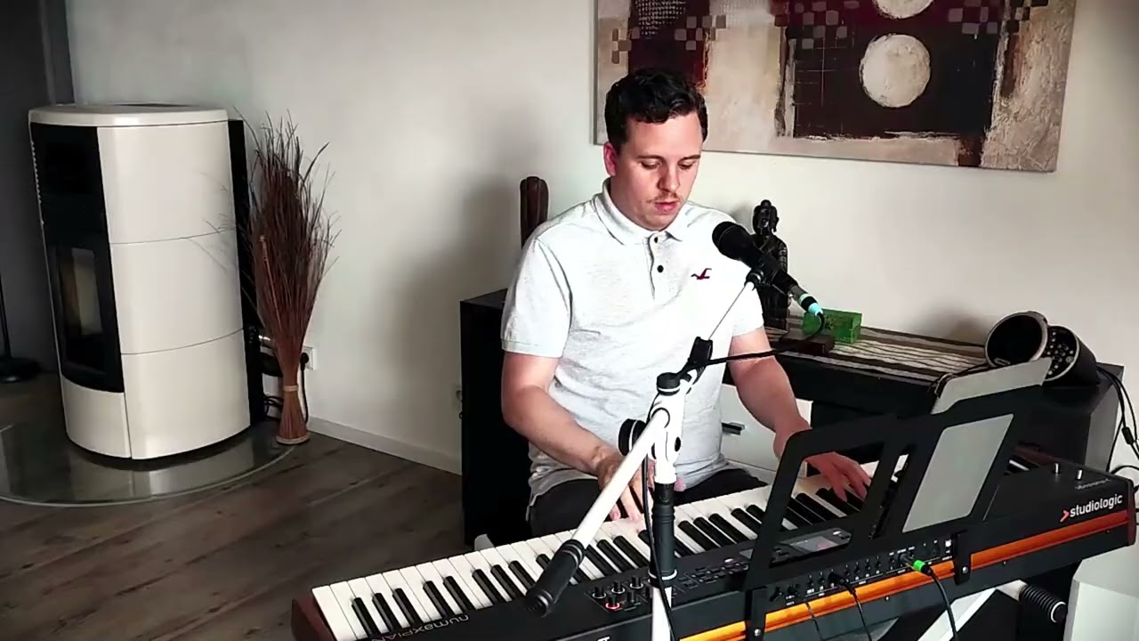 STUCK ON YOU - COVER - PIANO AND VOCAL (cover von lionel richie)