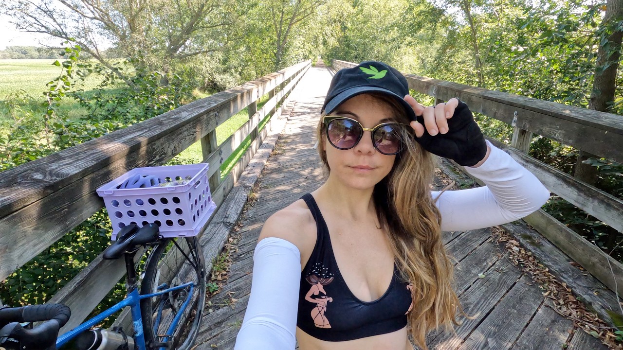 Eau Claire, Wisconsin: Blue Mushrooms & Biking Adventures