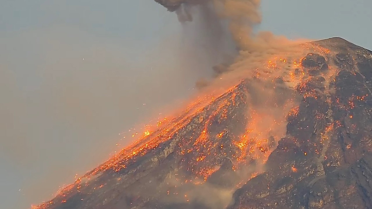 Oct 17, 2025: Boom heard 26 seconds After 2 Eruptions at Fuego Volcano, Guatemala