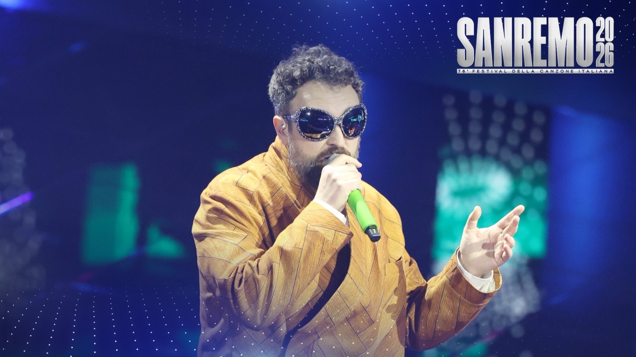 Sanremo 2026 - Dargen D'Amico canta AI AI