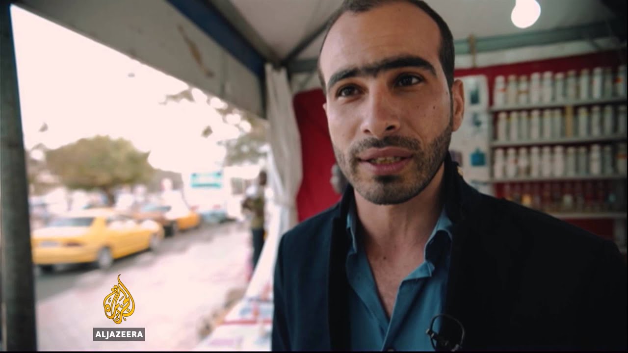 Syrian refugees: Hundreds head to Senegal for refuge