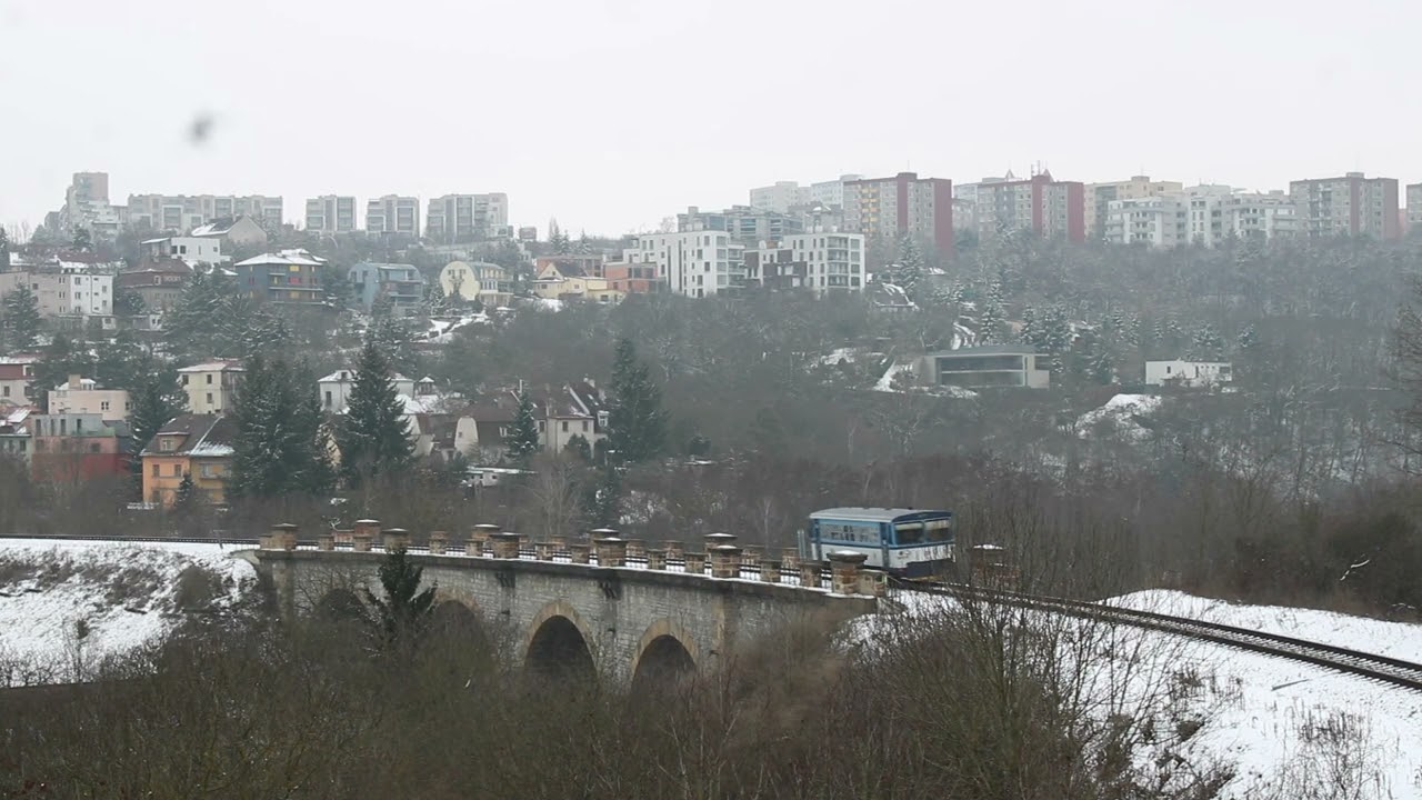 810.575-1  - před Praha Žvahov.