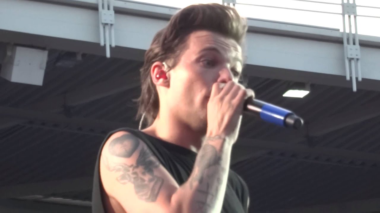 Strong - One Direction live @ Vienna 10-06-2015