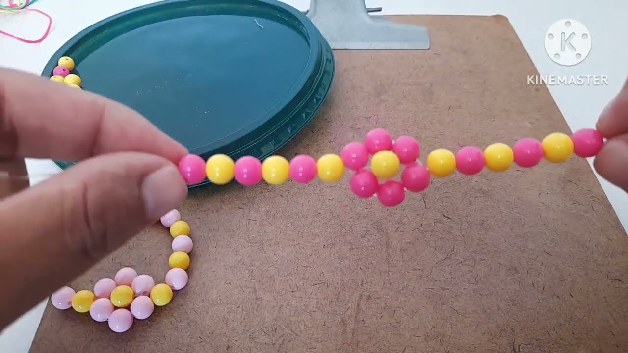 Pulseira com fio de silicone flor 🌸 com miçangas ideia para iniciantes #diy #miçangas #passoapasso