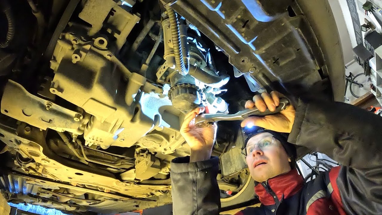 Öljynvaihto Mazdaan | Mazda oil change