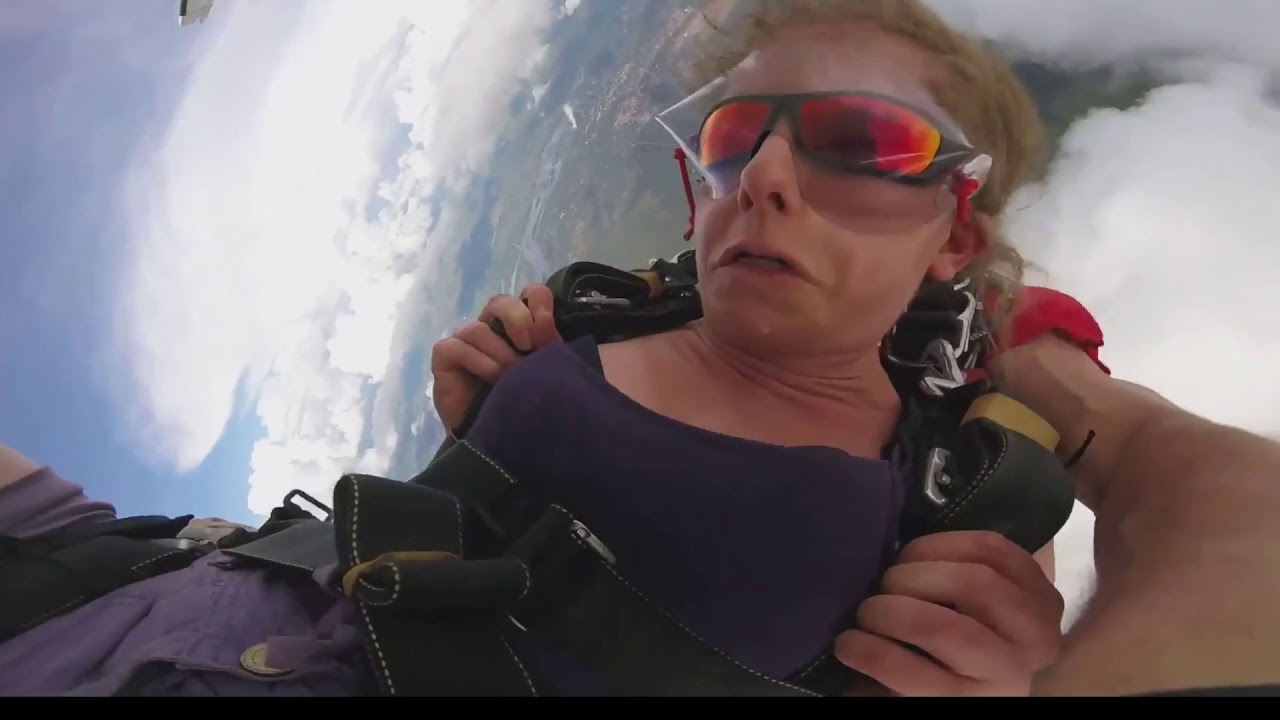 Skydivers Get Stuck on Plane's Landing Gear