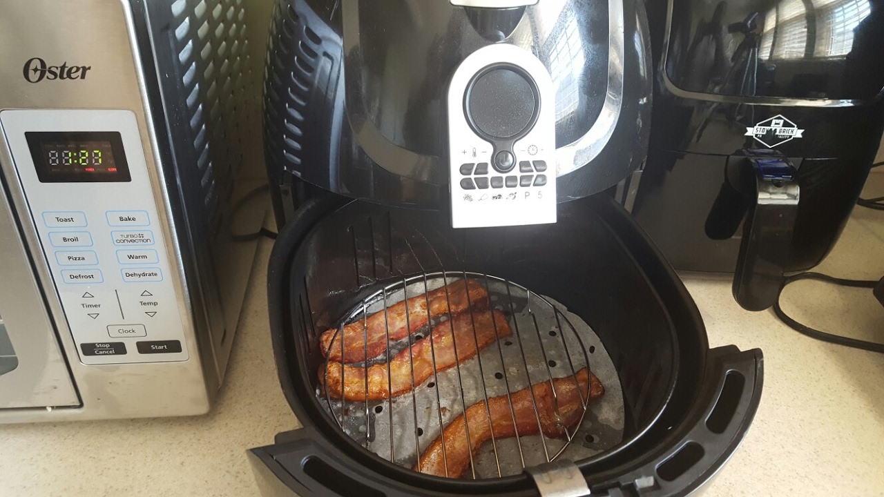 Air fryer Bacon with Parchment Paper AIRFRYER Cooks Essentials 5.3qt