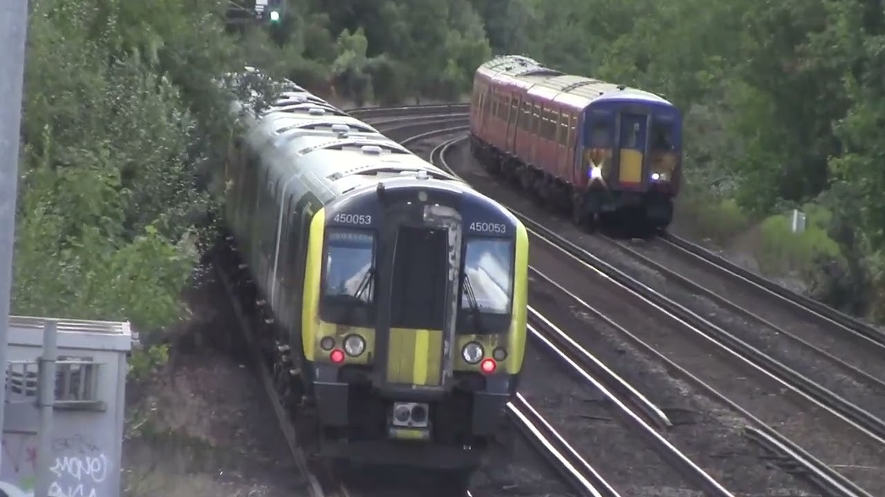 Trains at Wimbledon Elm Grove Footbridge 4/9/25