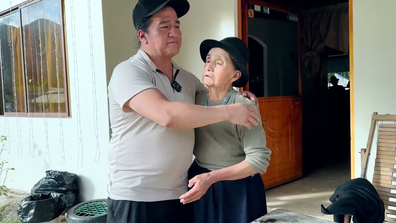 Viajé de tan lejos por darle una sorpresa a mi madrecita