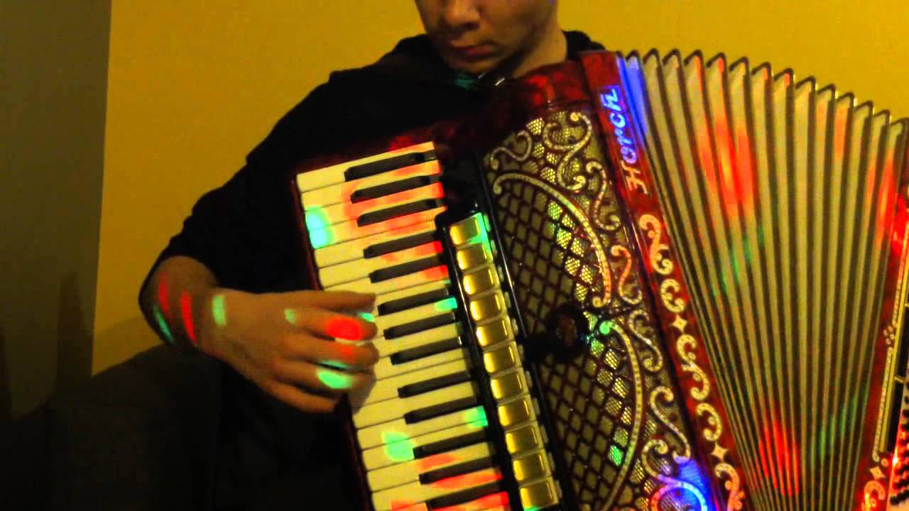 Przez twe oczy zielone (cover) akordeon