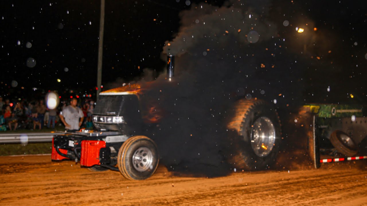 Light Pro Stock Tractors at Dillwyn Virginia July 2021