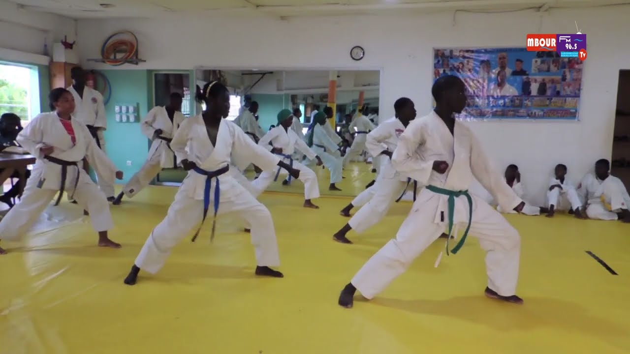 Academy karaté club de Saly suivez la belle prestation des enfants au cours de la cérémonie de pas..