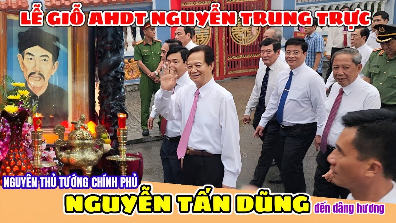 Bà con reo hò chào đón nguyên Thủ tướng Nguyễn Tấn Dũng đến dâng hương AHDT NGUYỄN TRUNG TRỰC