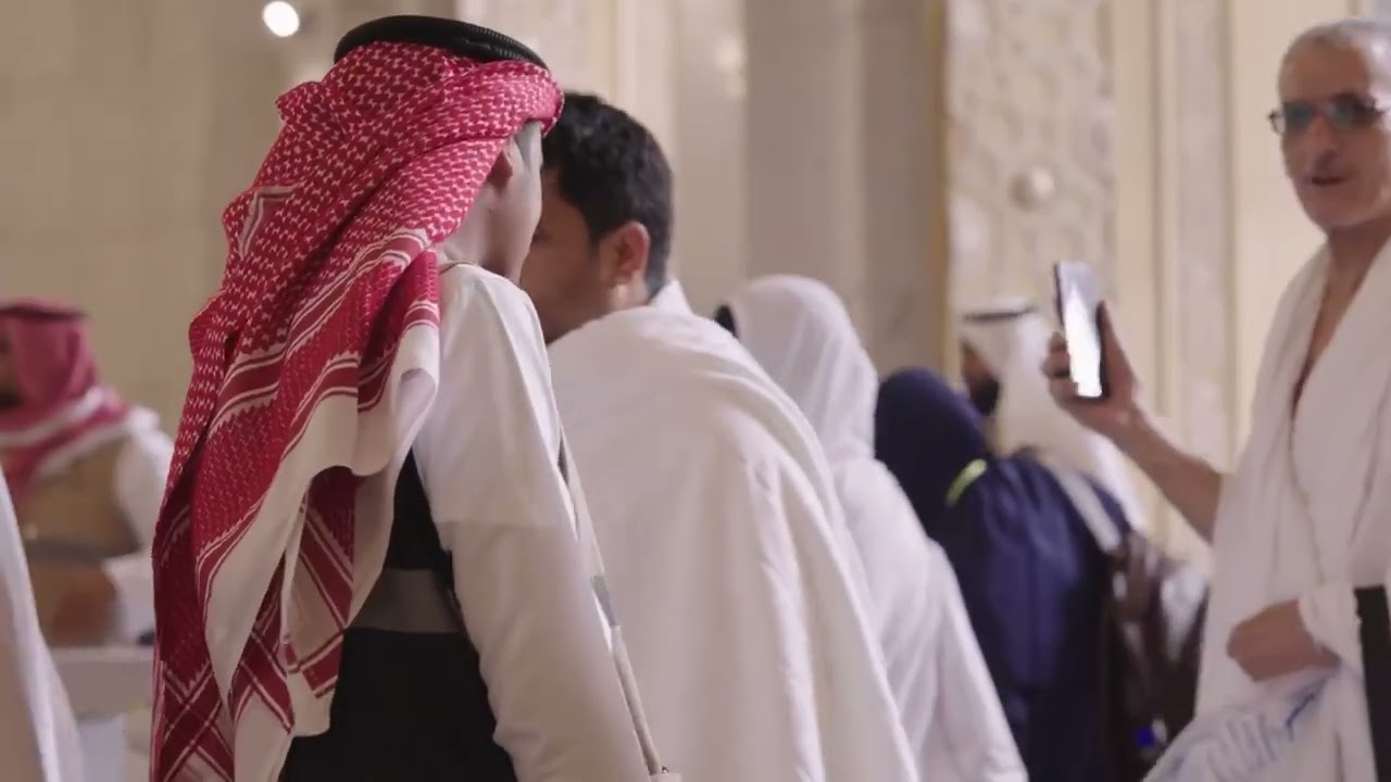 ‏فرق متأهبة في جميع التخصصات وعلى مدار الساعة لخدمة ضيوف الرحمن والعناية بهم.
