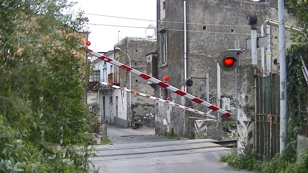 Spoorwegovergang San Giuseppe Vesuviano (I) // Railroad crossing // Passaggio a livello