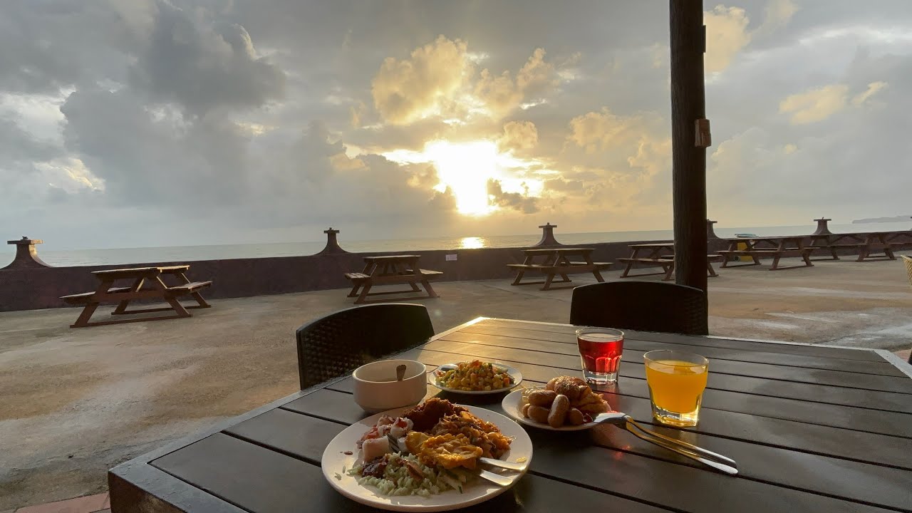 BREAKFAST AT LOTUS DESARU