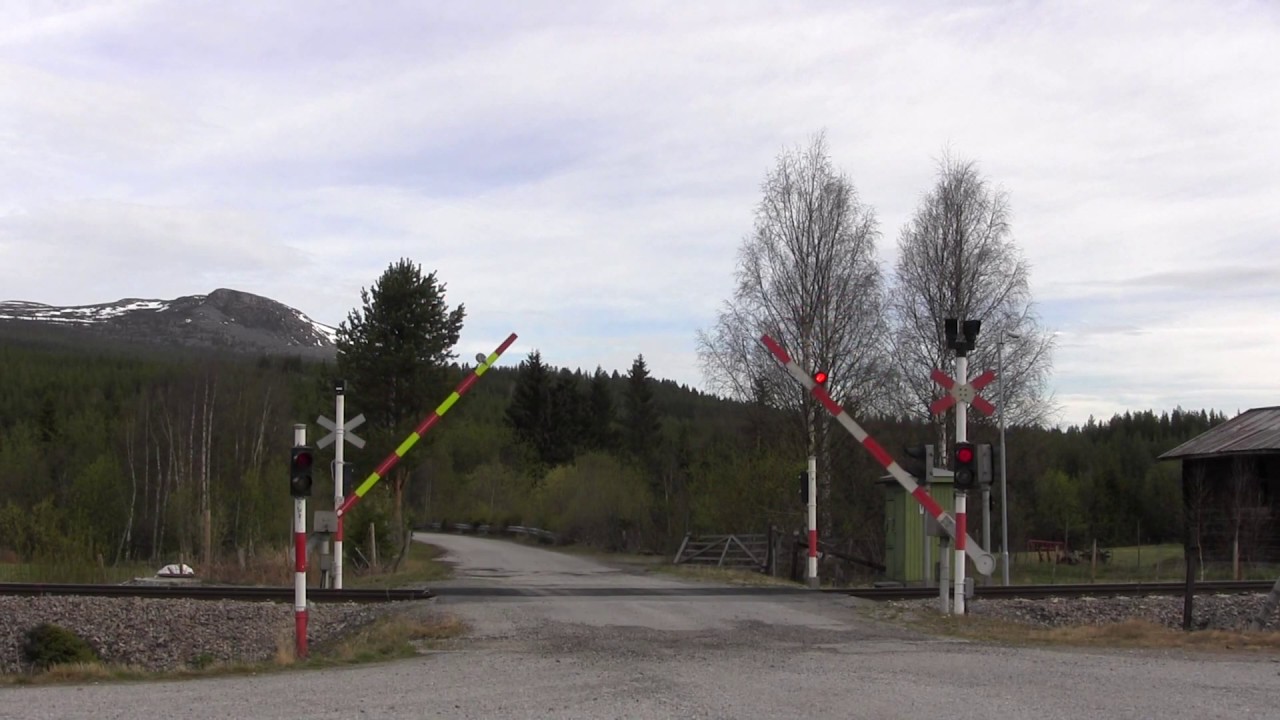 Hanestad Railroad crossing, Norway 2 / Hanestad Planovergang 2
