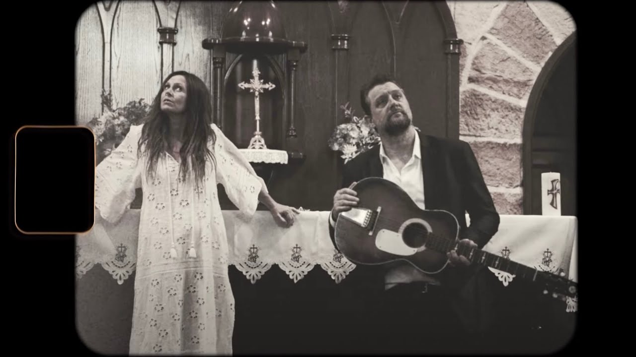 Kasey Chambers - The Divorce Song (ft. Shane Nicholson) (Official Music Video)
