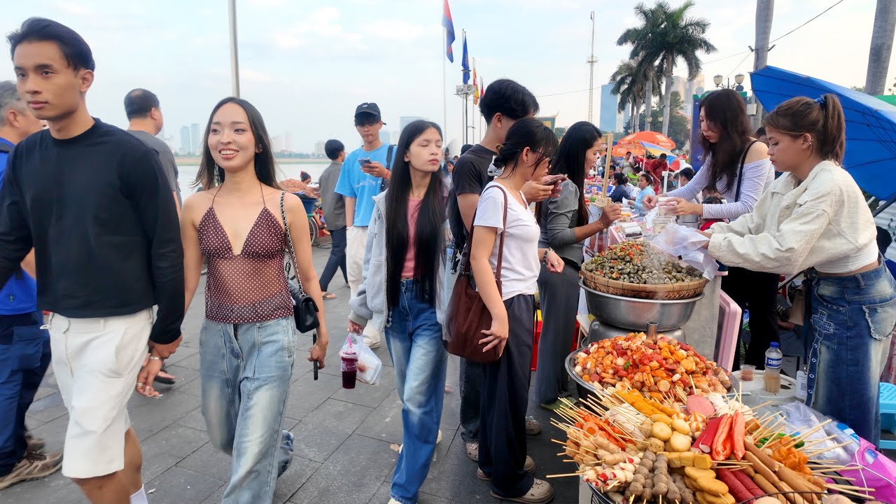 Real Life! CAMBODIAN Street Food Tour 2026: Walking Phnom Penh City Natural City Sounds