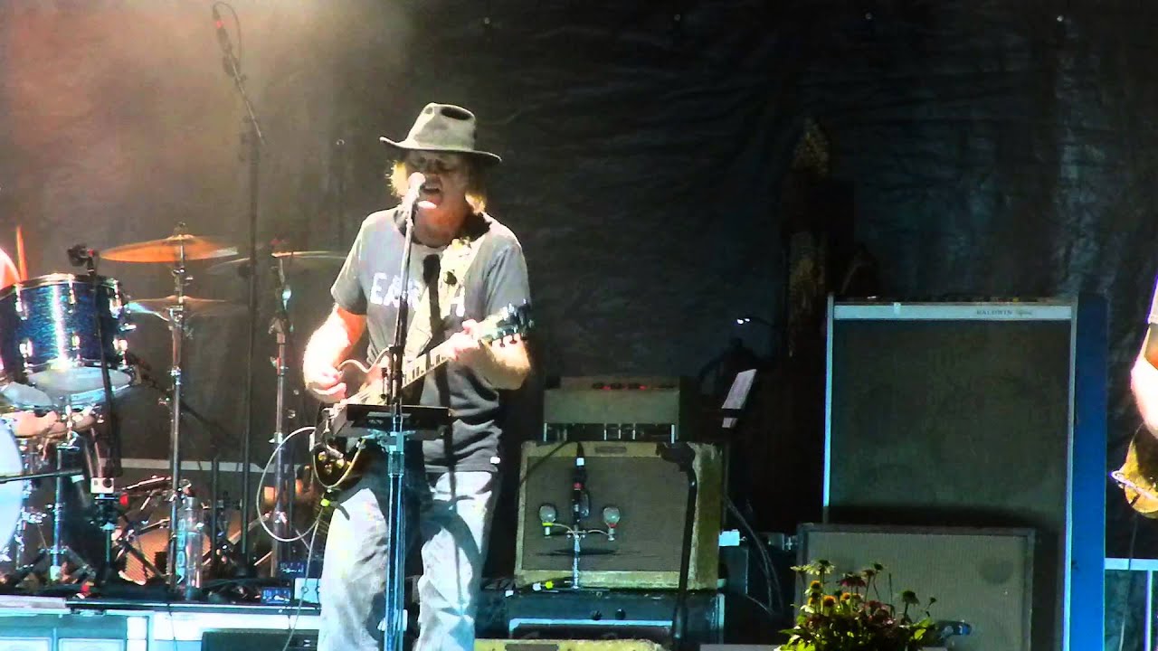 Neil Young and Promise of the Real - Country Home