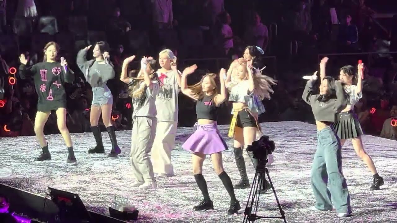 TWICE ‘Like Ooh-Ahh’ encore 4th World Tour III live in New York NY1 (트와이스) 220226 4K