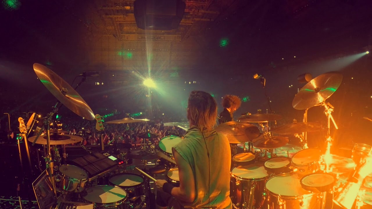 Brendan Buckley w/ Shakira "Can't Remember to Forget You" Barcelona