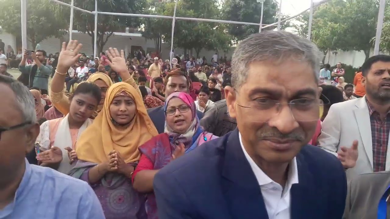 বার্ষিক ফ্যামিলি ডে অনুষ্ঠানে  হঠাৎ বিএনপি নেতা গানে গানে মুখরিত অনুষ্ঠান।