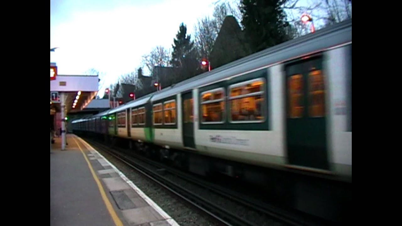 First Capital Connect Class 319s At Otford Station 9/3/10