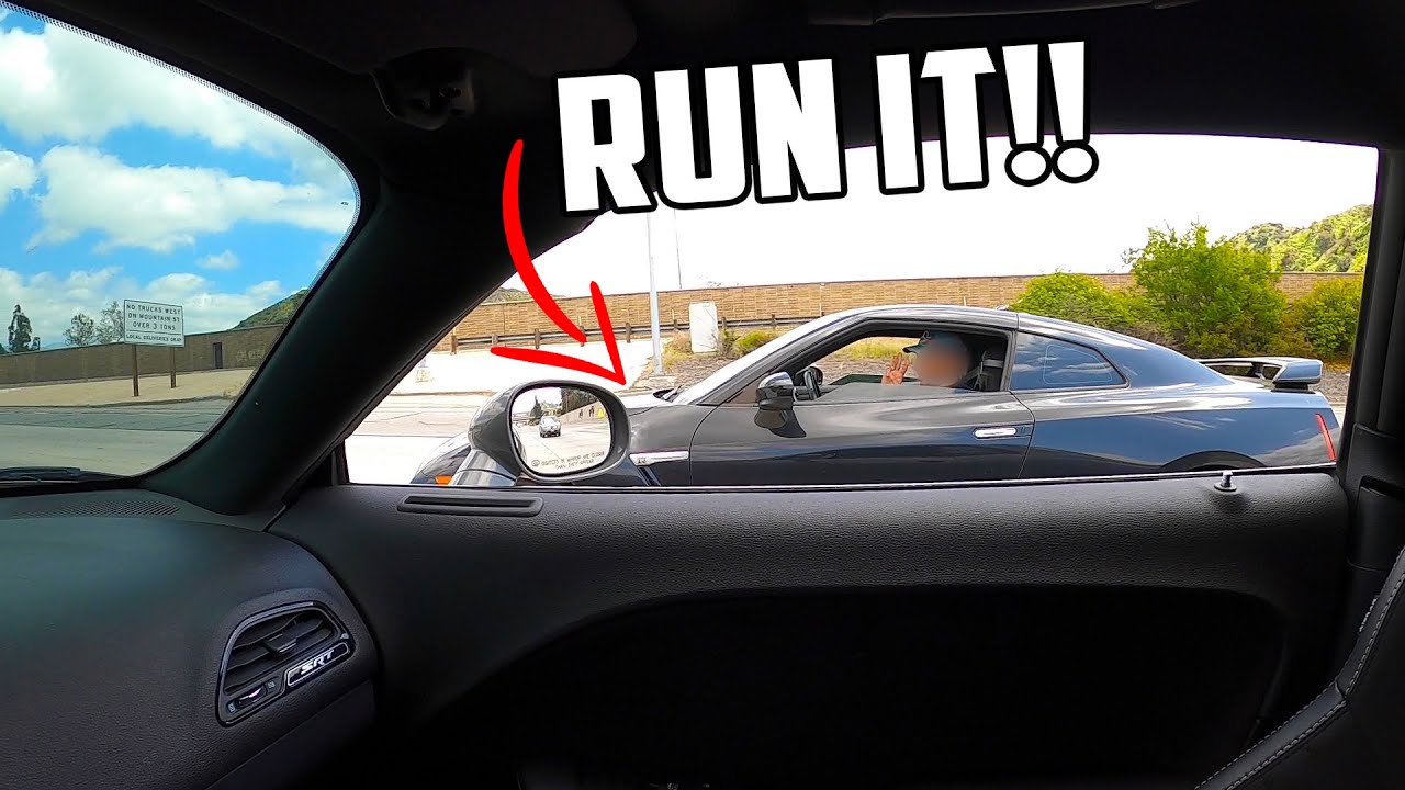 Nissan GTR vs  Dodge Challenger SRT 392!