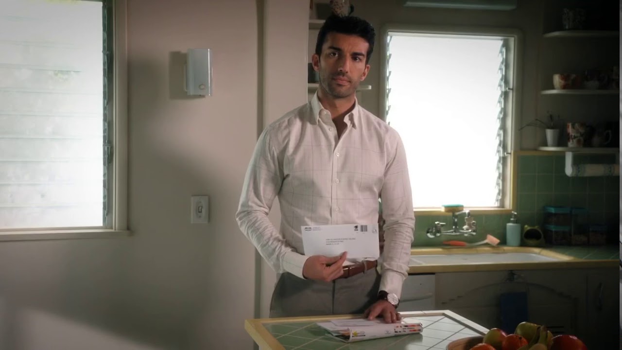 Jane the Virgin logoless | 5x16 | Jane and Raf find out if they&rsquo;re Mateo&rsquo;s biological parents