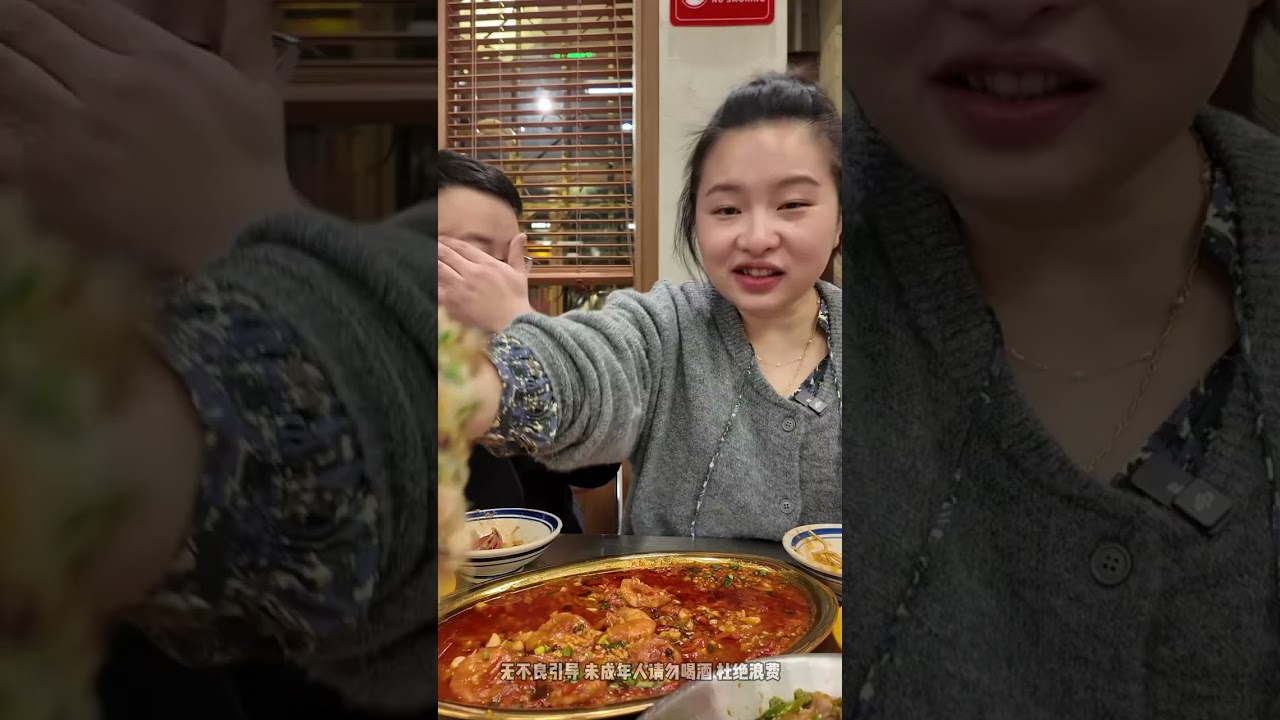 今天非常值得纪念（哈哈叫爸爸了） 我们要去我们很喜欢的一家餐馆吃东西，老店排队太凶，去新店不用排队，冲#90后夫妻真实生活 #两个人的美好时光