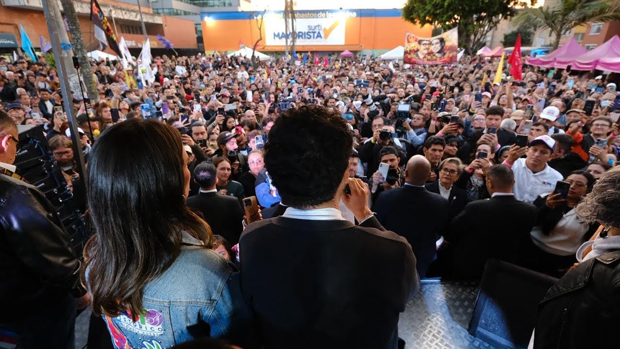 Alerta: ¡IVÁN CEPEDA LLEGA A KENNEDY! Derecha AS3SIN0 acá a su padre.