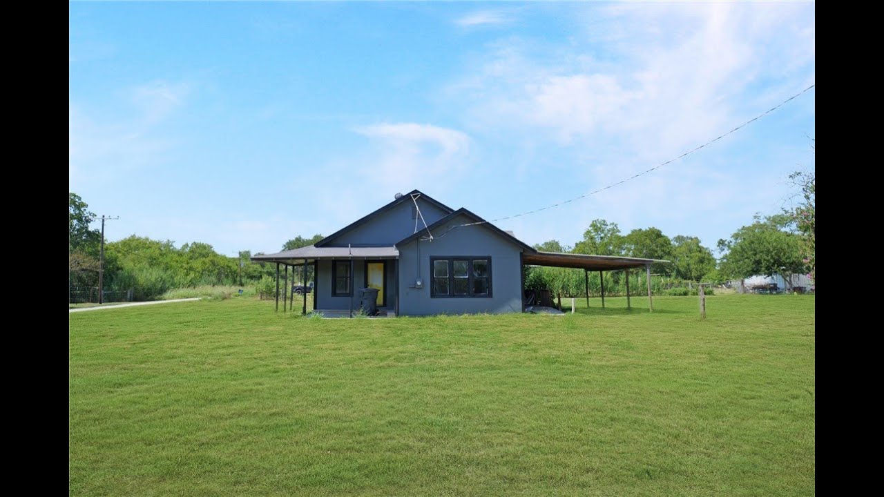 732 Rogers Street | Normangee Real Estate