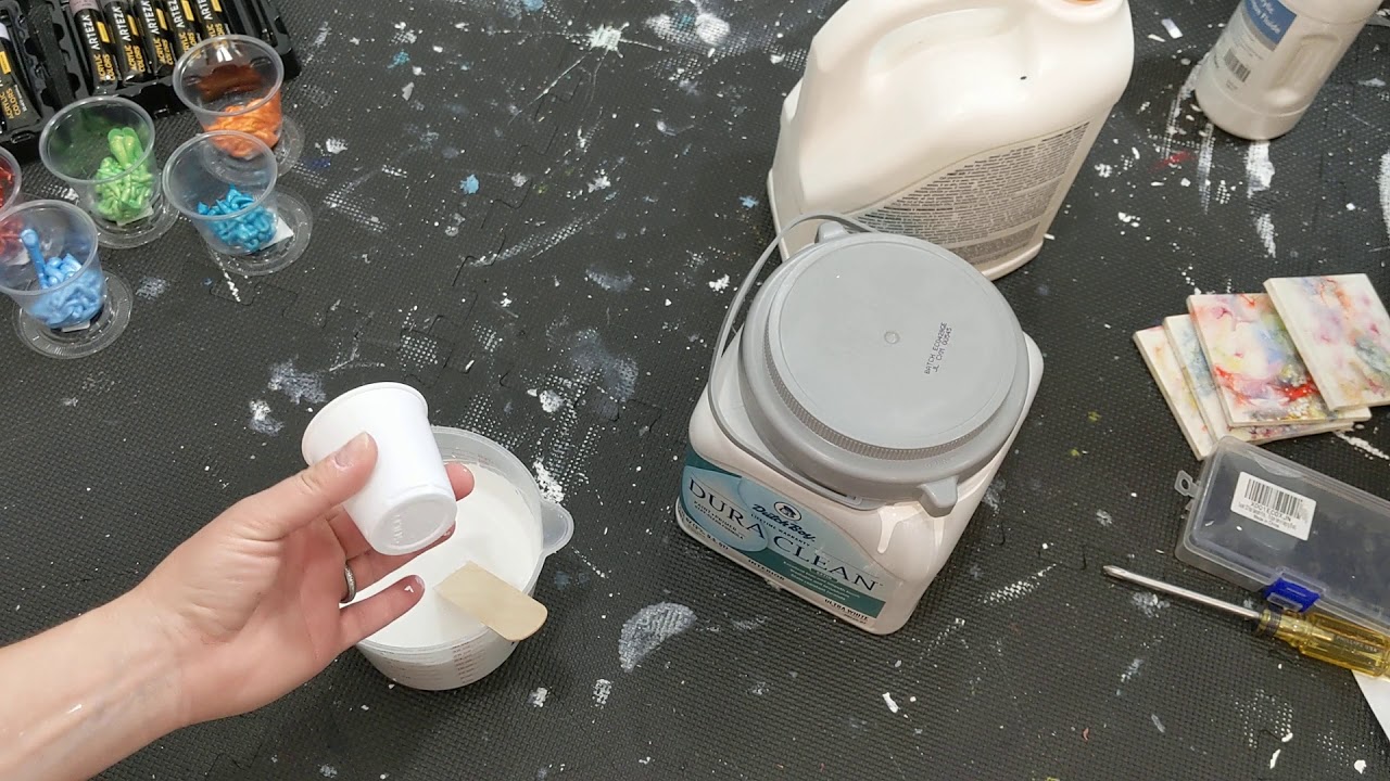 Paint mixing with dutch boy interior paint for fluid pouring
