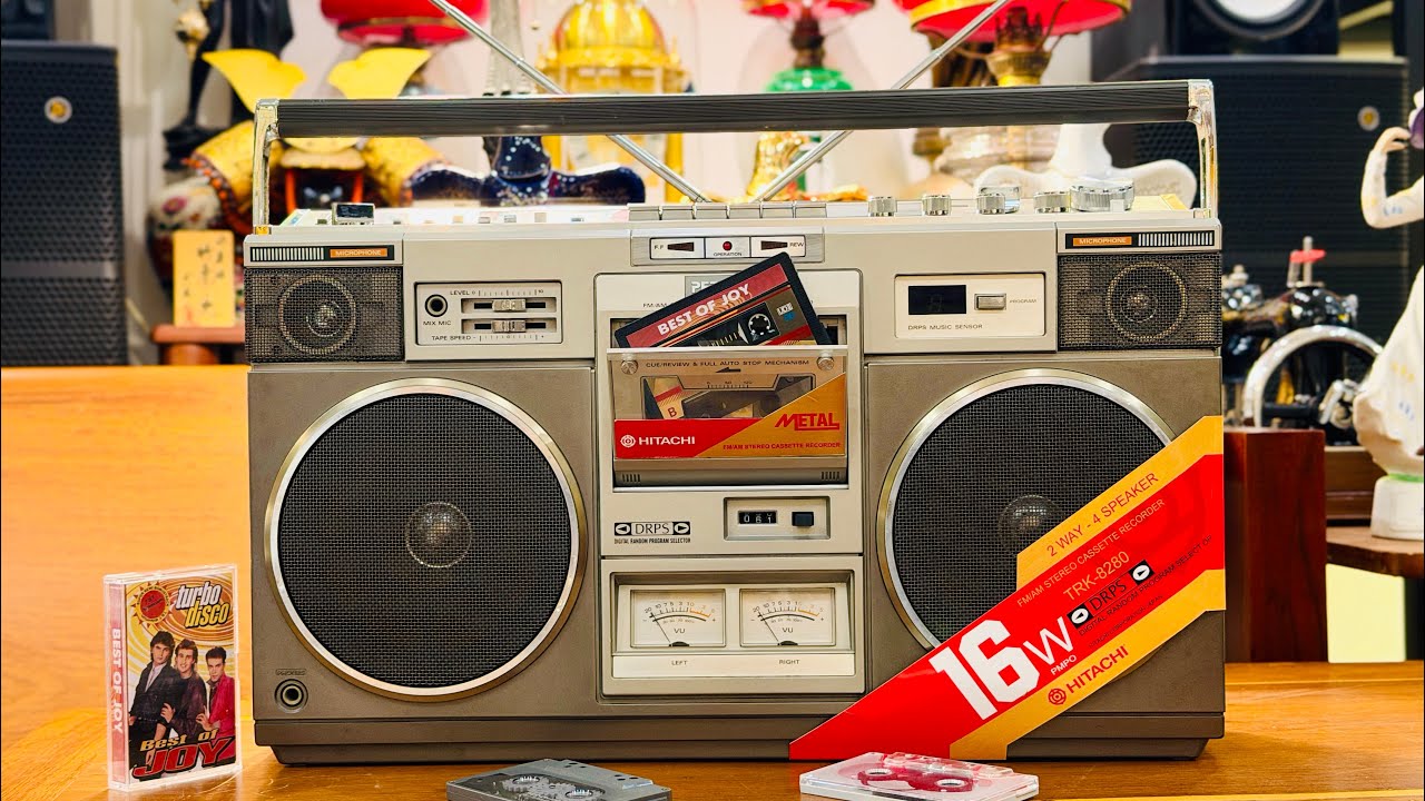 Vintage Cassette Radio Hitachi TRK-8280 dòng âm thanh cực hay Giá 8tr LH: 077.202.0010