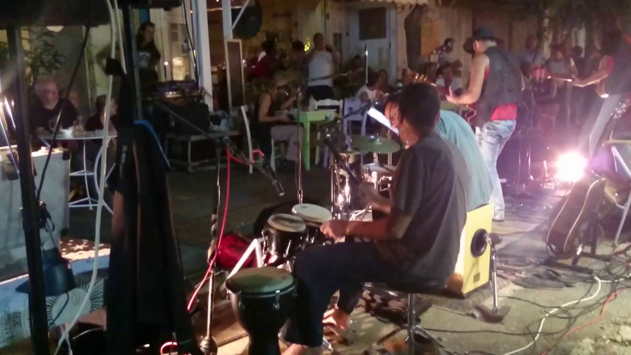 Mermaid-kafeneio - Matala - Matala Acoustic Project Live - Luigi