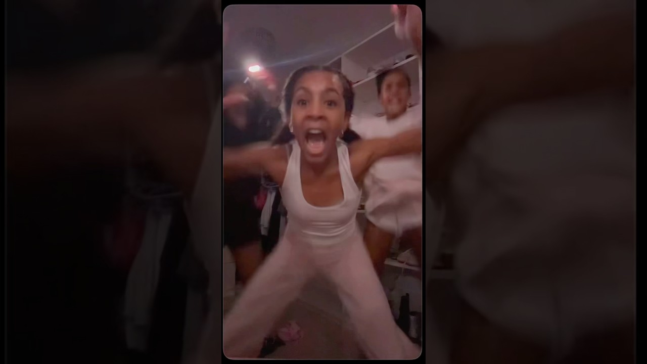 🤣🤣 These girls are CRAZY @RoyalRoseWorld #dance #friends #funnyshorts