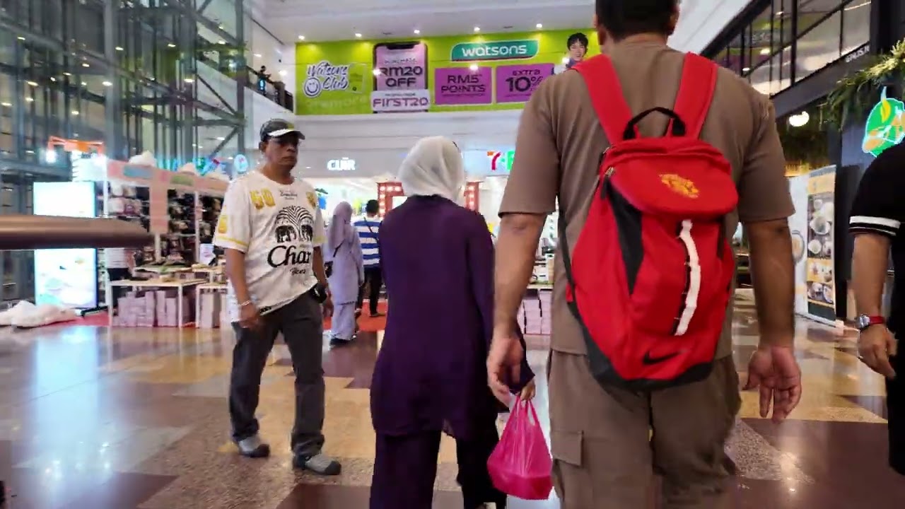 Times Square Mall in Malaysia (Better than Bangkok?)