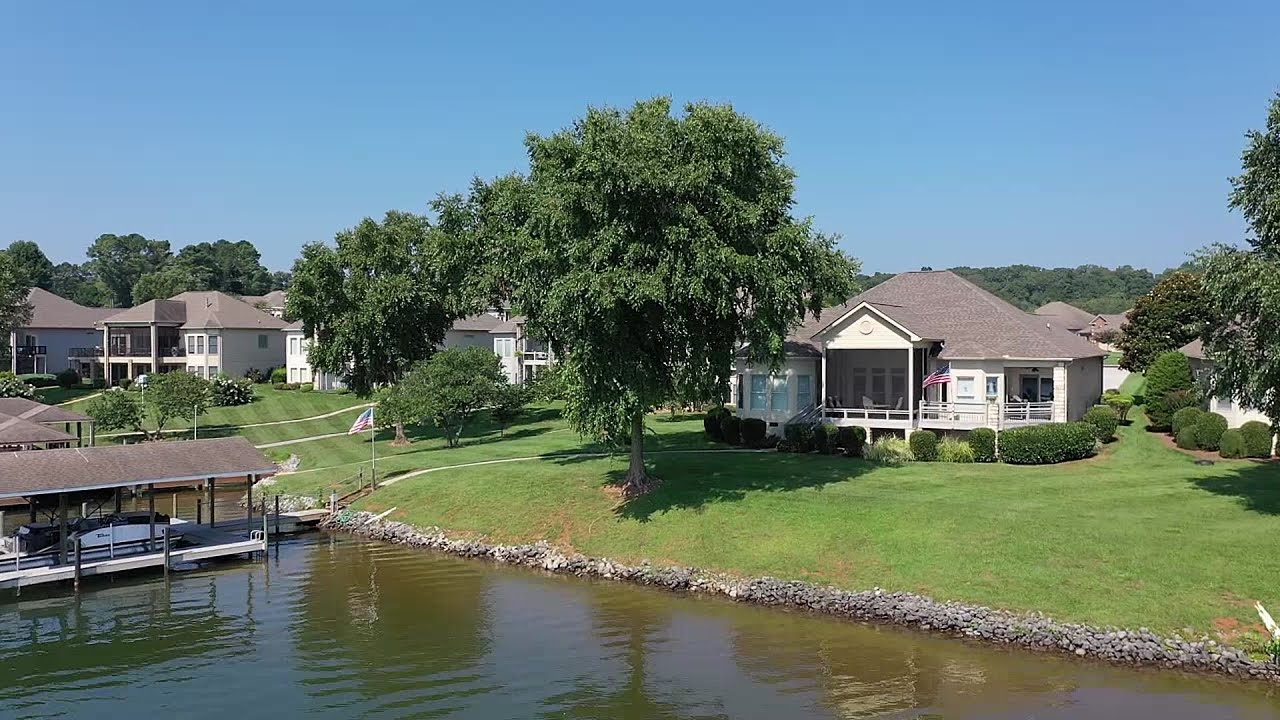 Tellico Village lakefront villa for sale at 229 Coyatee Shores