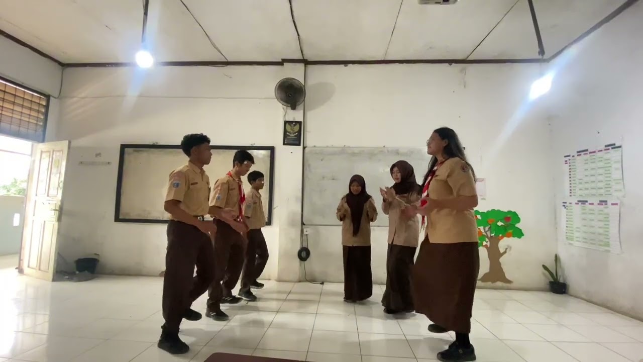 MUSIK KREASI KONTEMPORER “WE WILL ROCK YOU BY QUEEN.”
