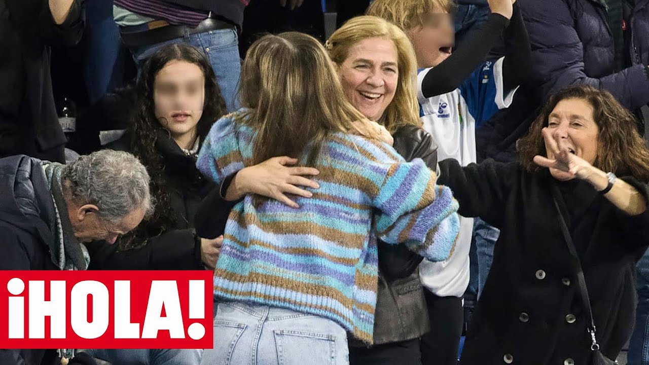 La infanta Cristina y Johanna Zott, entre abrazos y saltos, animando a Pablo Urdangarin