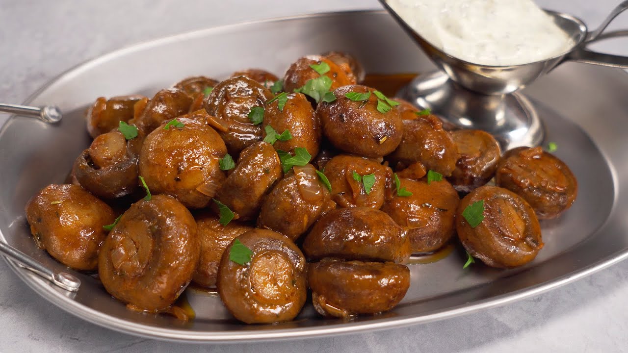 Traditional German hot appetizer GARLIC MUSHROOMS. Recipe by Always Yummy!