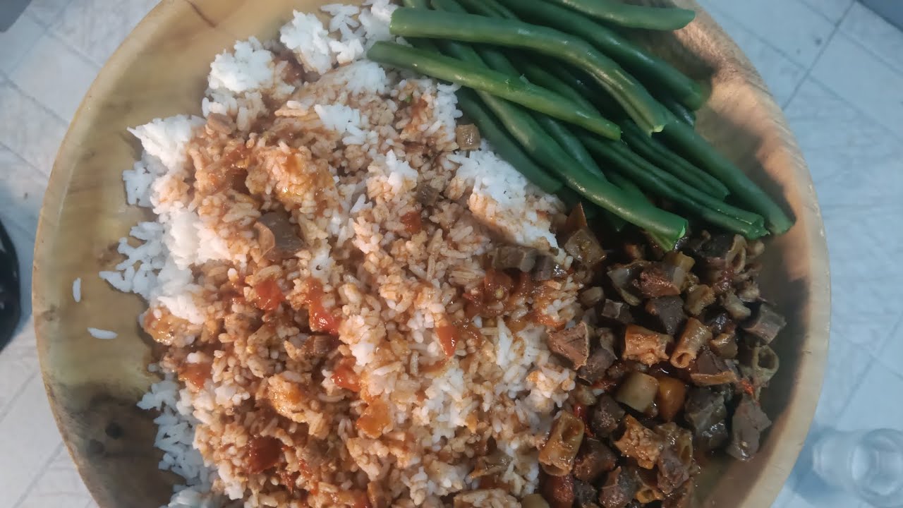 Beef innards with beans boil