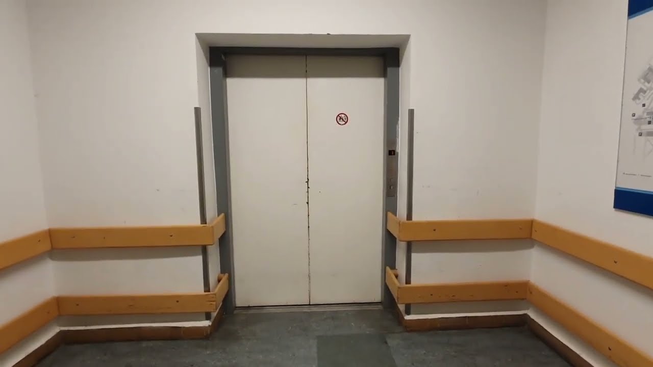 A + S Aufzug, Baujahr 1997, Klinikum Ernst von Bergmann, Potsdam
