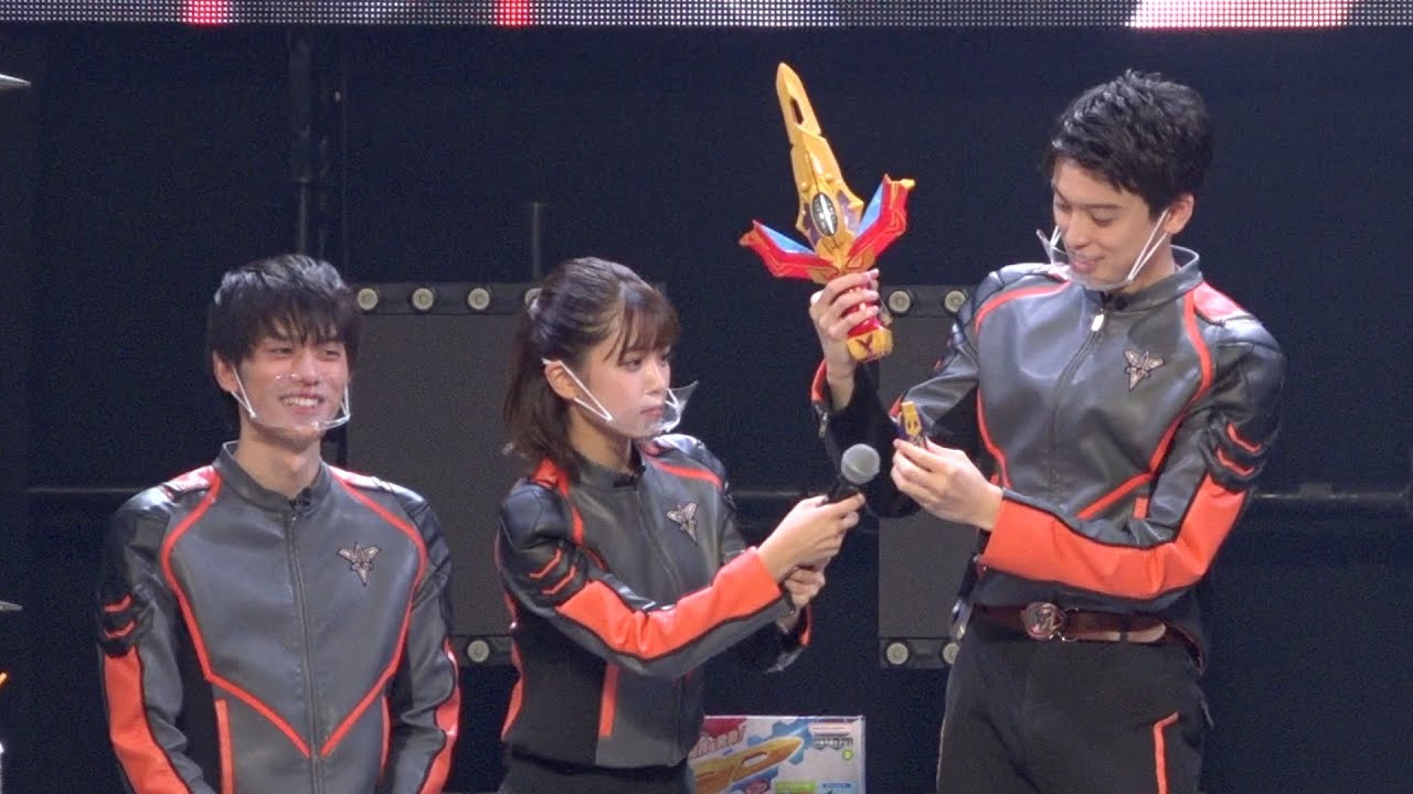 『ウルトラマンデッカー』“アスミ カナタ”松本大輝が新アイテム解説！次回予告の生アフレコにも挑戦！　ウルサマ2022『ウルトラマンデッカー』スペシャルナイト