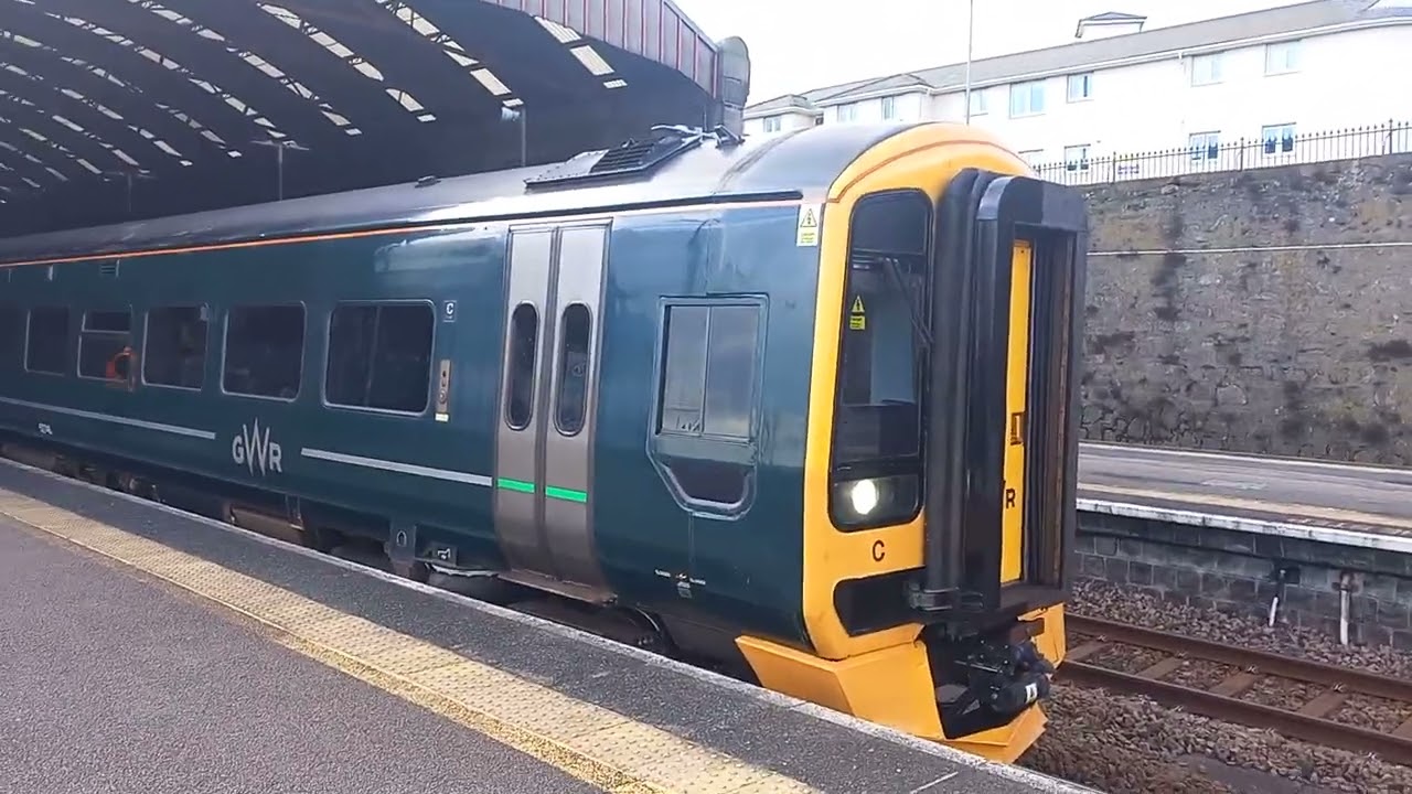 Class 158 GWR Service Departing Penzance 